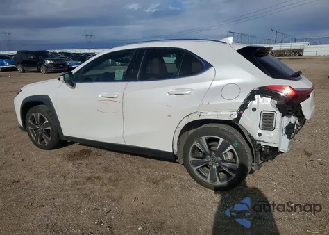 2021 Lexus Ux 200 z USA, uszkodzony, nr VIN JTHX3JBH0M2038397